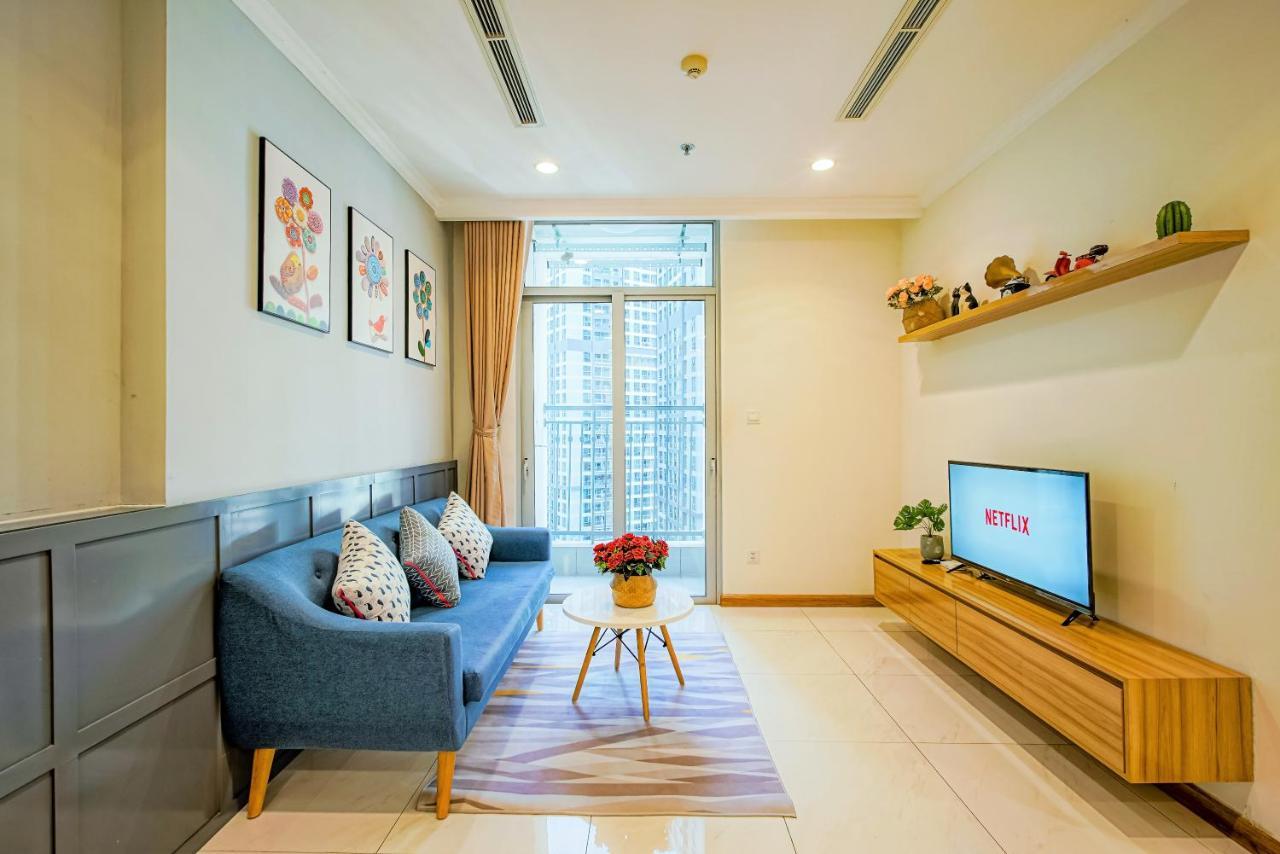 - Vinhomes Park, Landmark 81 Area & Ice Skating Rink Ho Chi Minh City